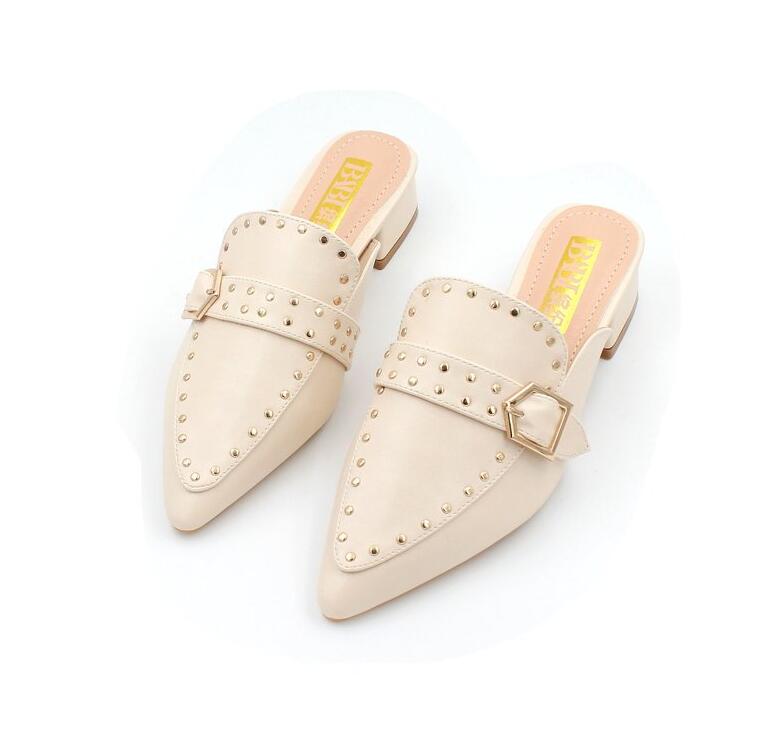 Mules de tachuelas con tacón cuadrado bajo, de tendencia, de Chloe