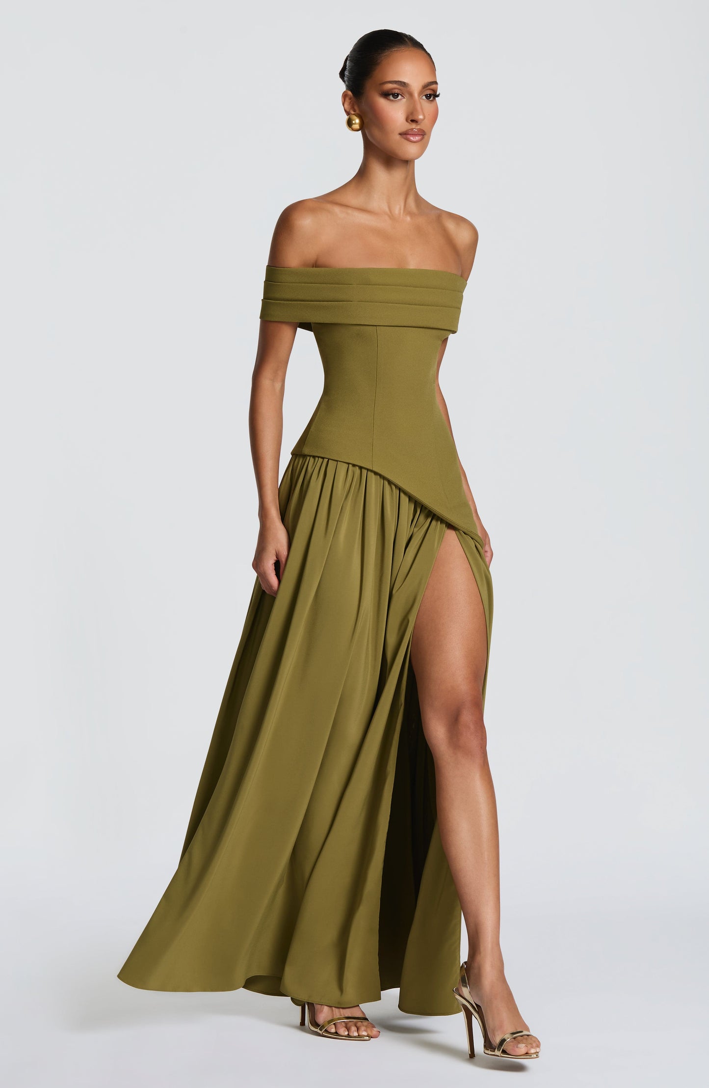 Sophia Maxi Vestido de verano en verde oliva oscuro