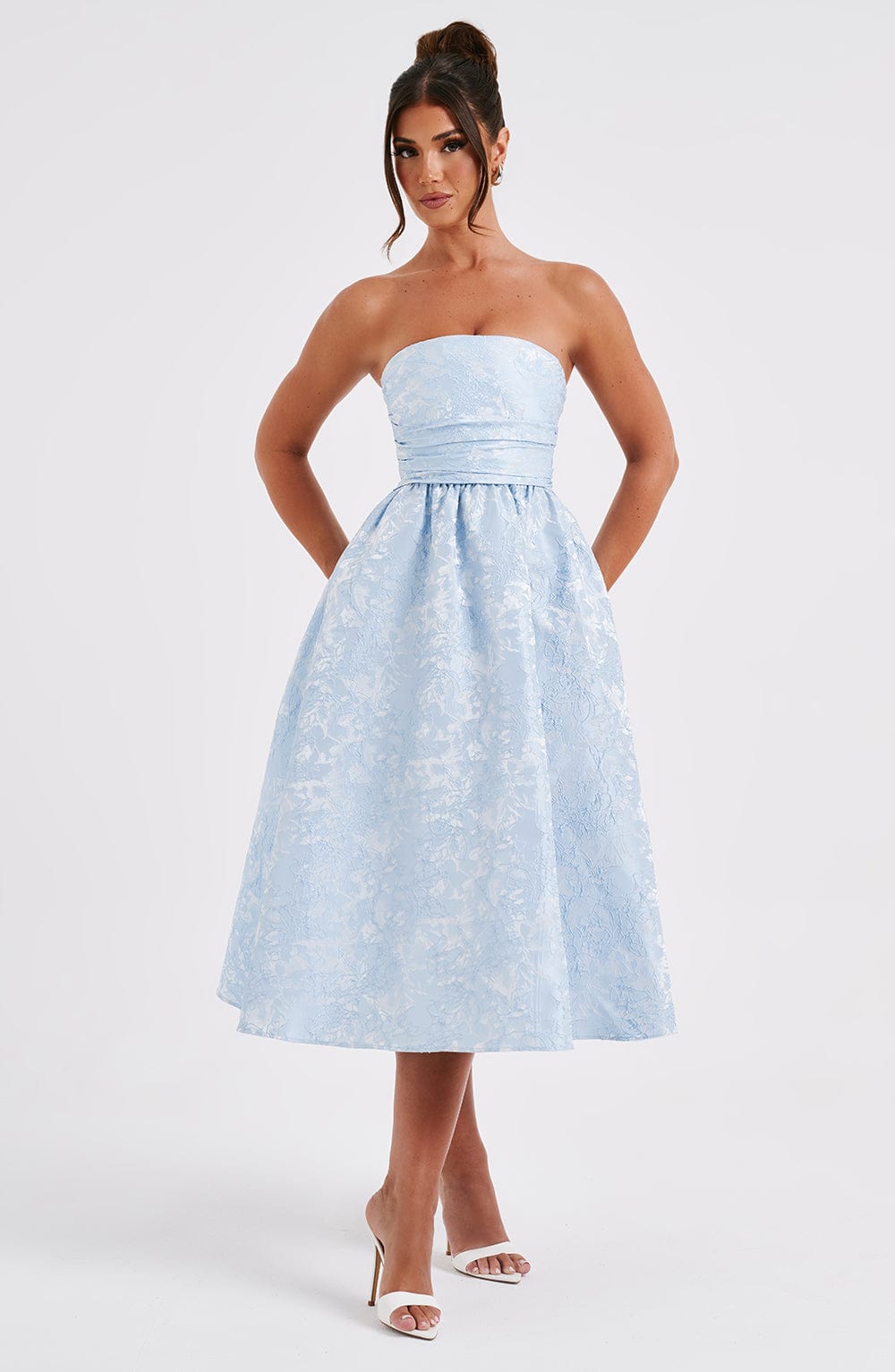 Chloe Blue Midi Sundress - Perfecto para el verano