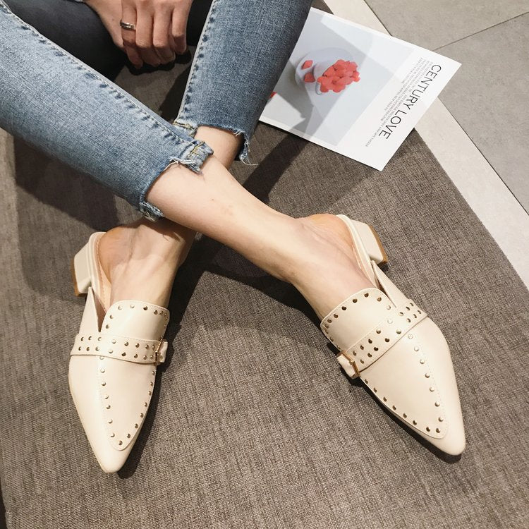 Mules de tachuelas con tacón cuadrado bajo, de tendencia, de Chloe