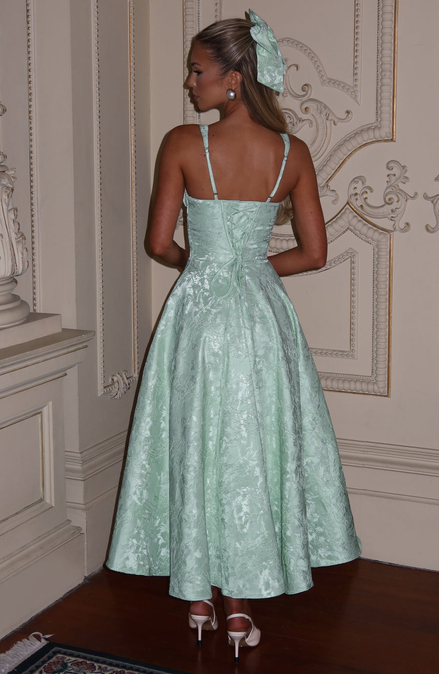 Vestido midi con tirantes finos Sophia Mint - El estilo perfecto para el verano