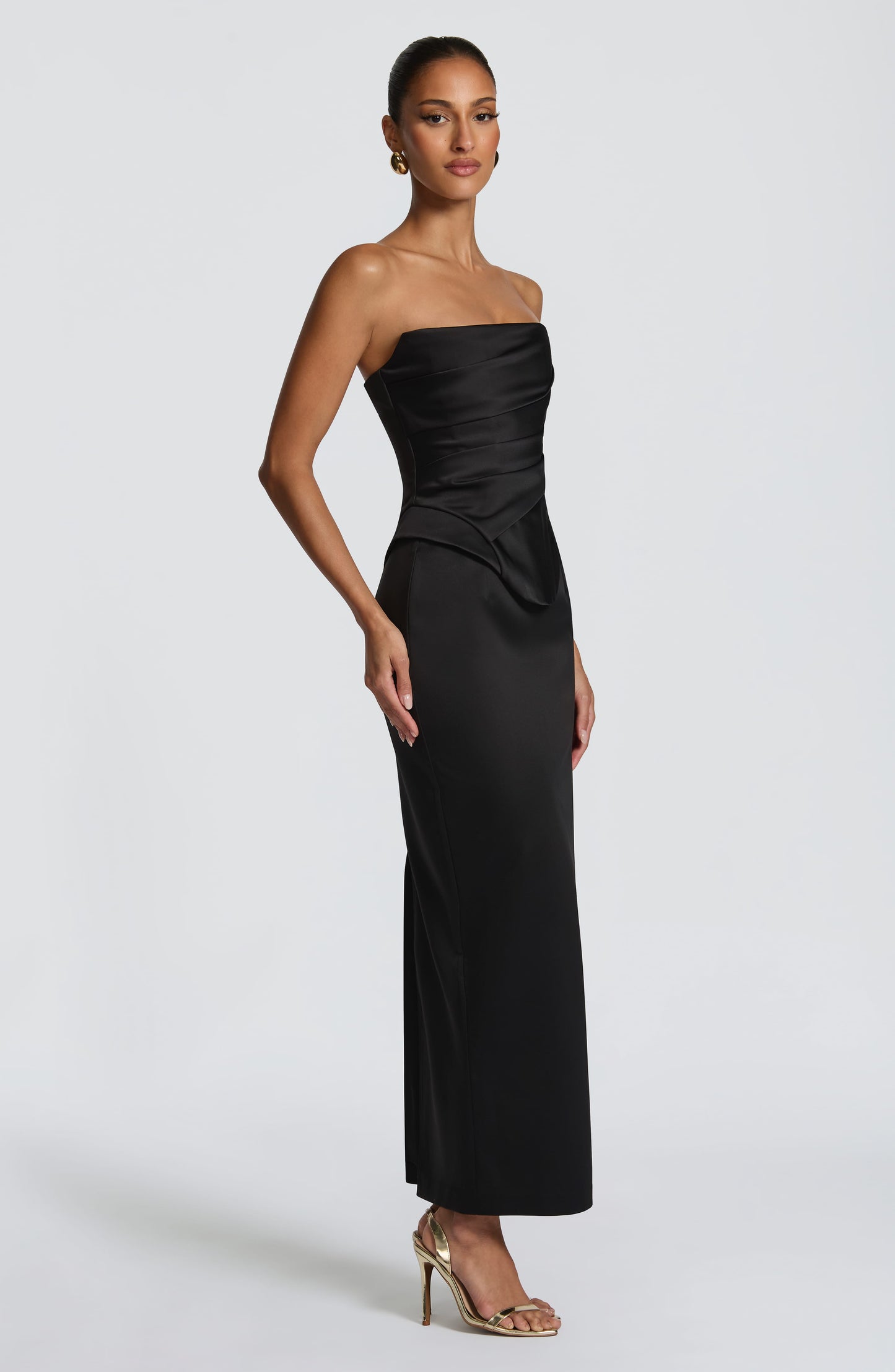Falda midi Sophia negra - Moda chic de verano
