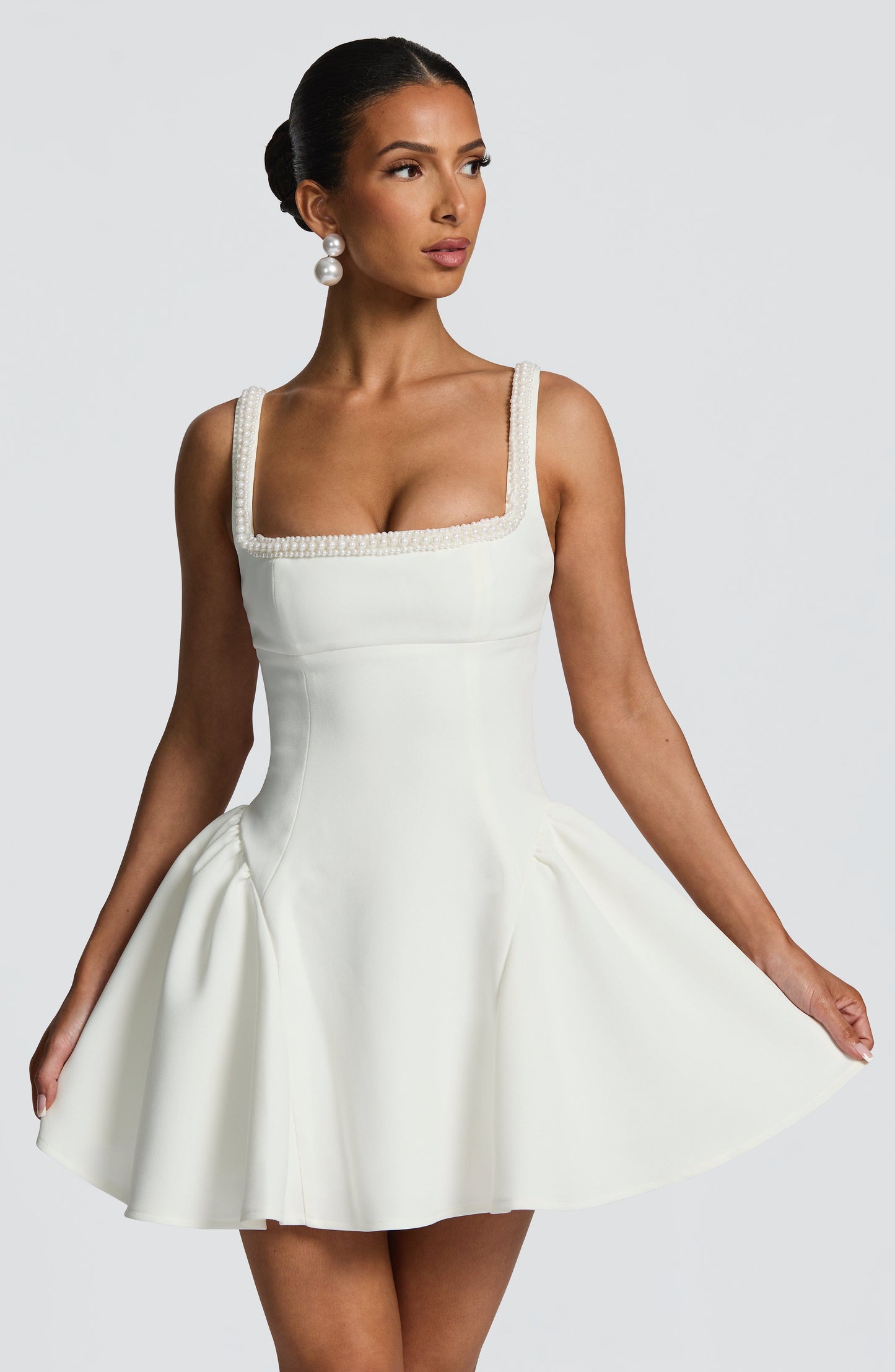 Minivestido Sophia Marfil - Moda de verano adorable