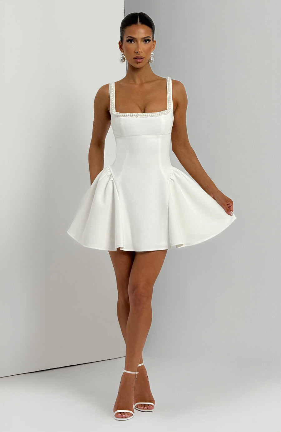 Minivestido Sophia Marfil - Moda de verano adorable