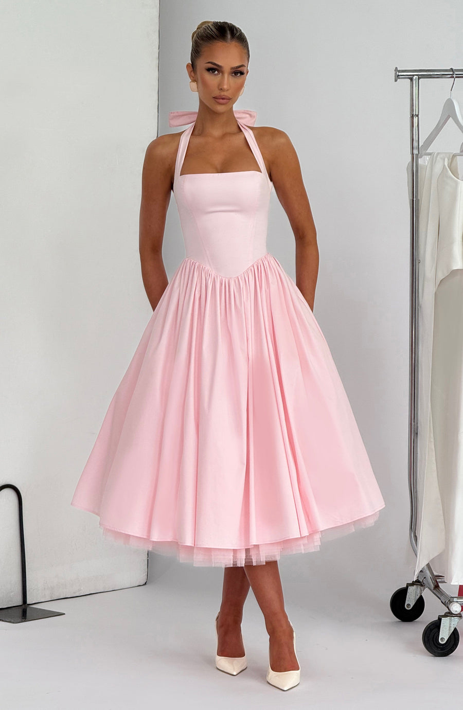 Vestido midi Sophia Blush - Moda veraniega elegante