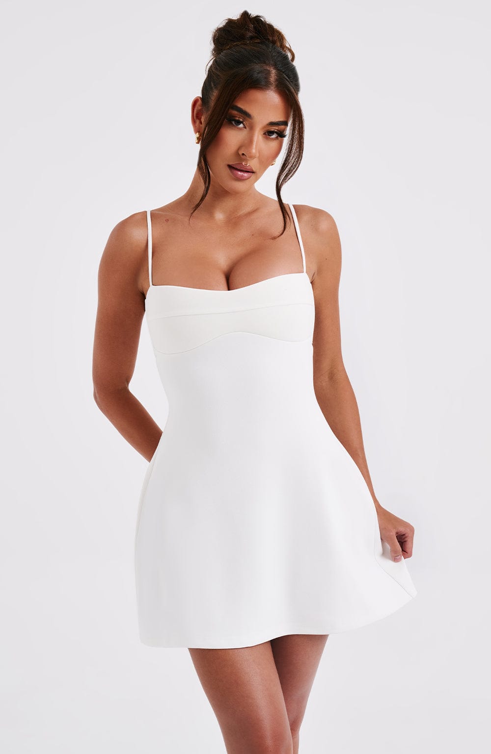 Minivestido Sophia Ivory - Moda veraniega adorable