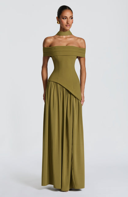 Sophia Maxi Vestido de verano en verde oliva oscuro
