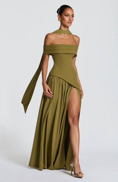 Sophia Maxi Vestido de verano en verde oliva oscuro