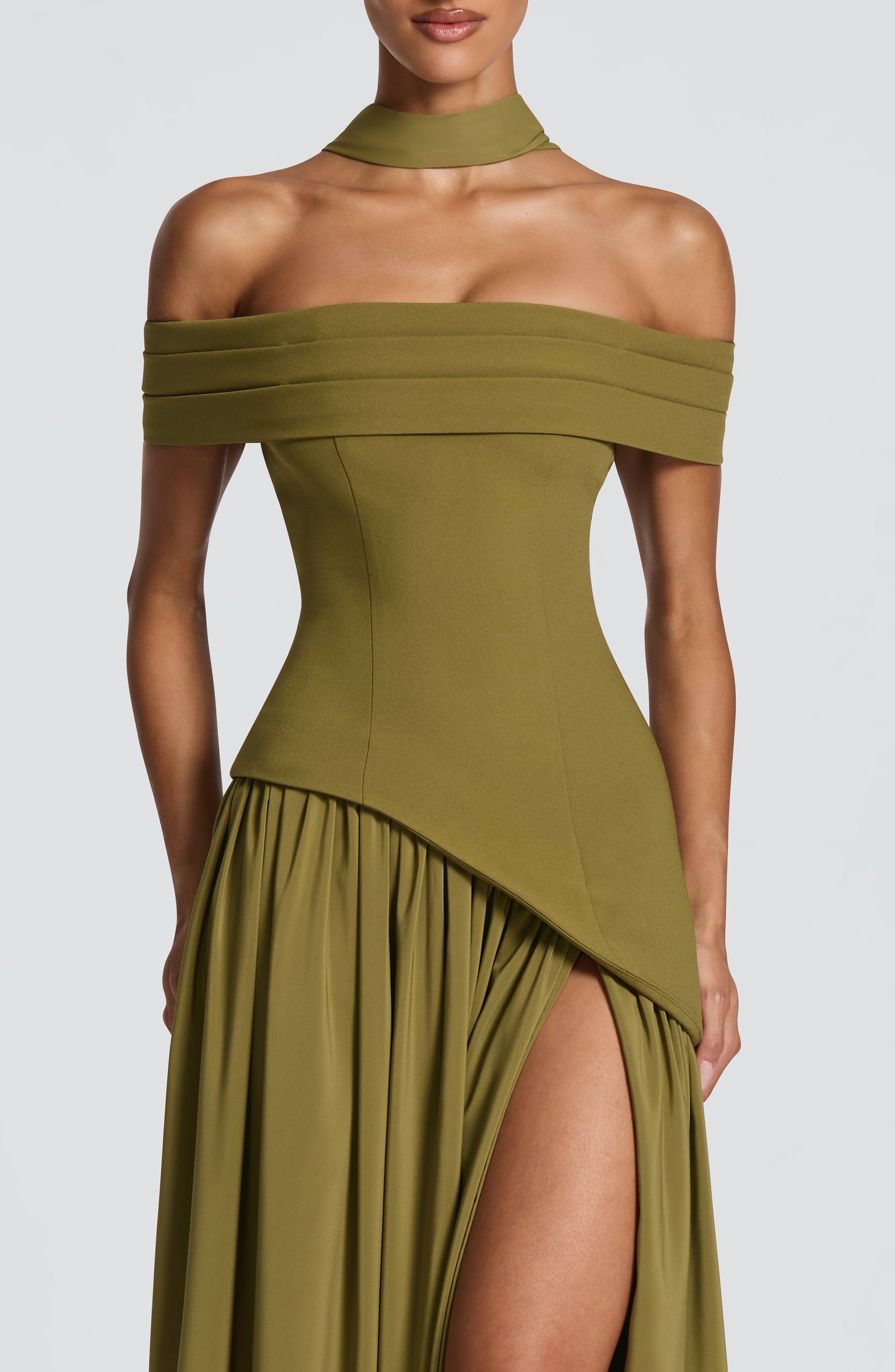 Sophia Maxi Vestido de verano en verde oliva oscuro