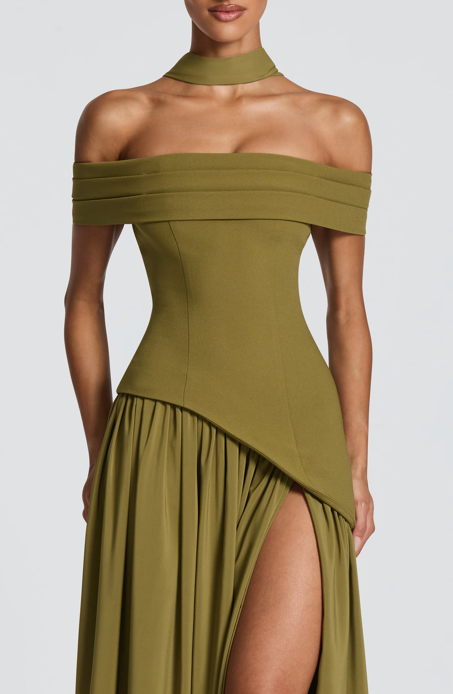 Sophia Maxi Vestido de verano en verde oliva oscuro
