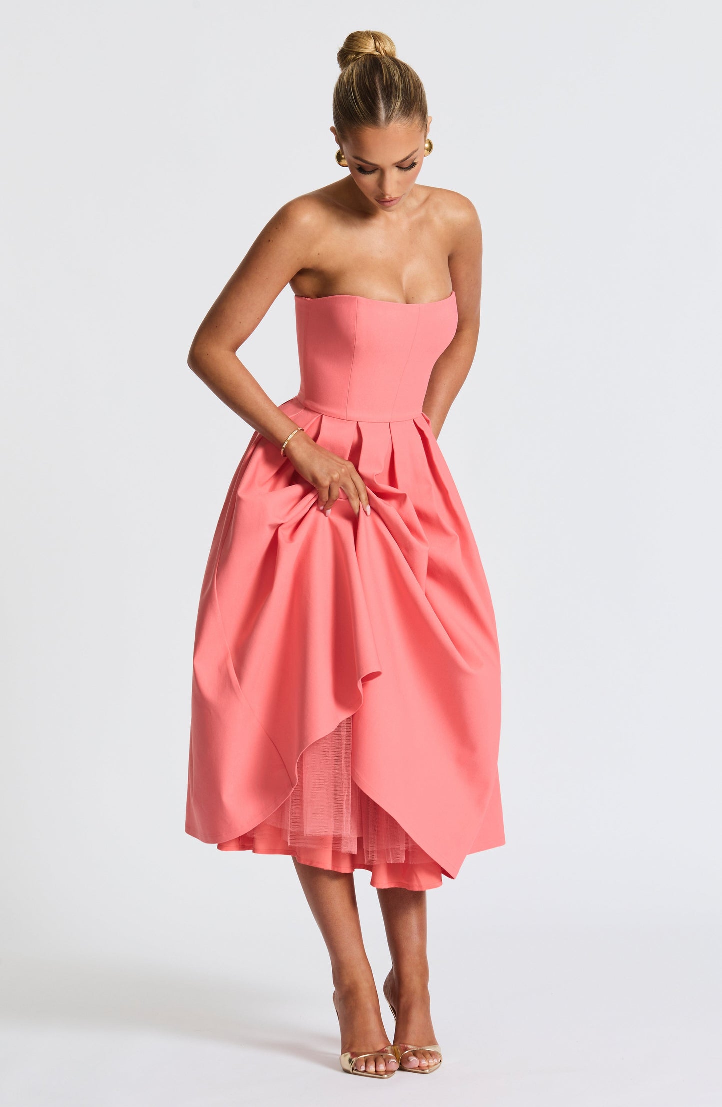 Vestido midi veraniego rosa coral lila