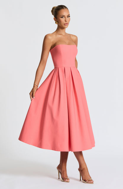Vestido midi veraniego rosa coral lila