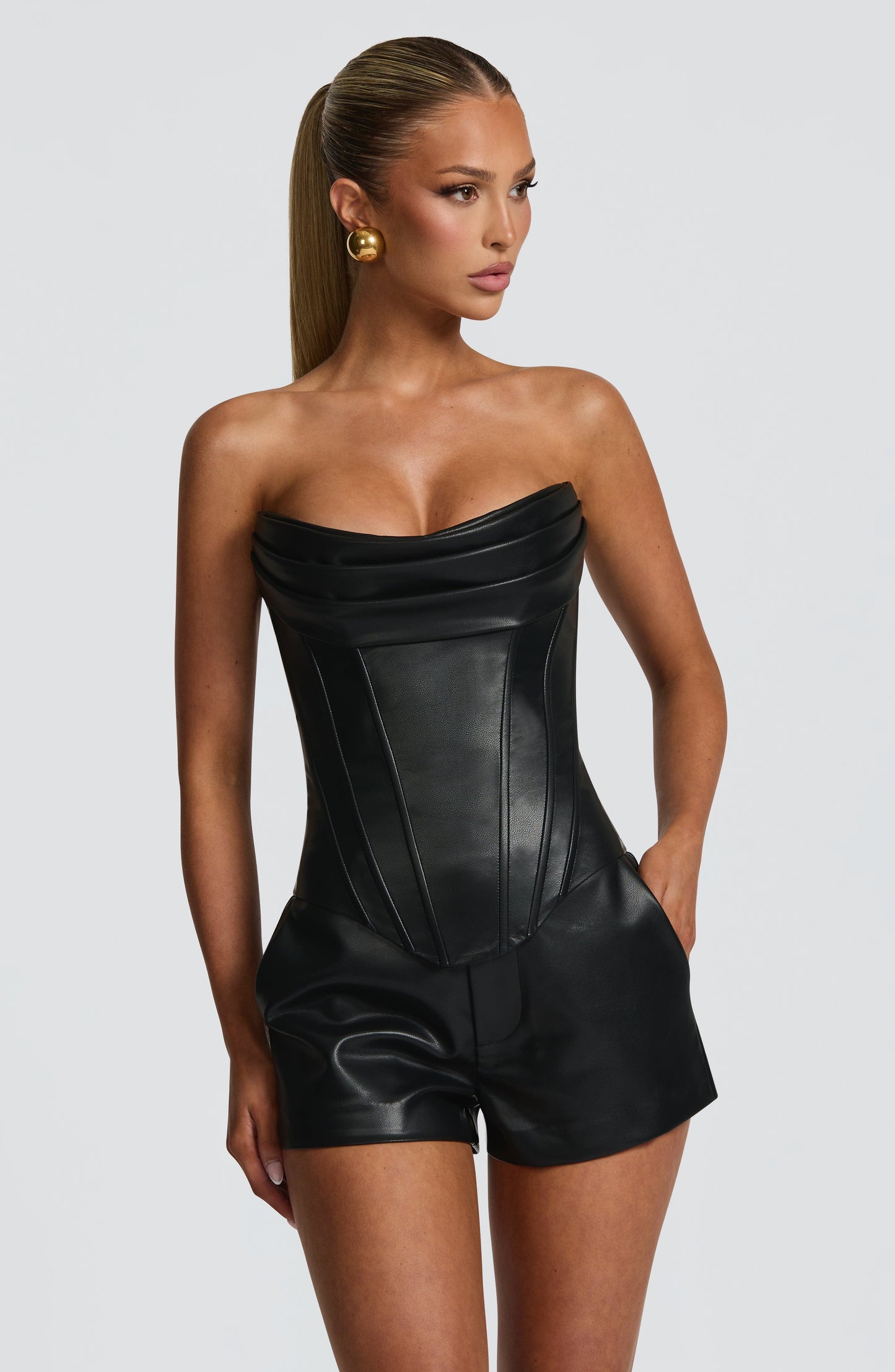 Top corsé Sophia negro para el verano