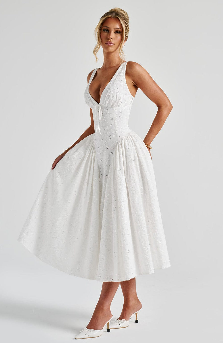 Chloe Ivory Midi Sundress - Vestido perfecto para el verano