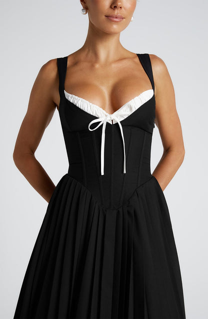 Vestido midi Chloe blanco y negro