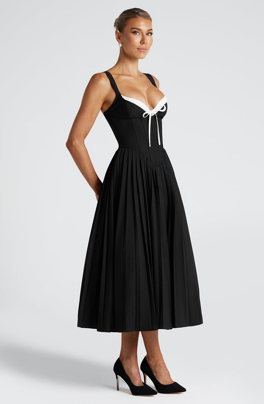 Vestido midi Chloe blanco y negro