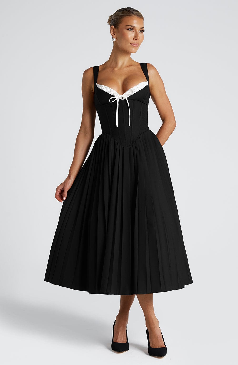 Vestido midi Chloe blanco y negro