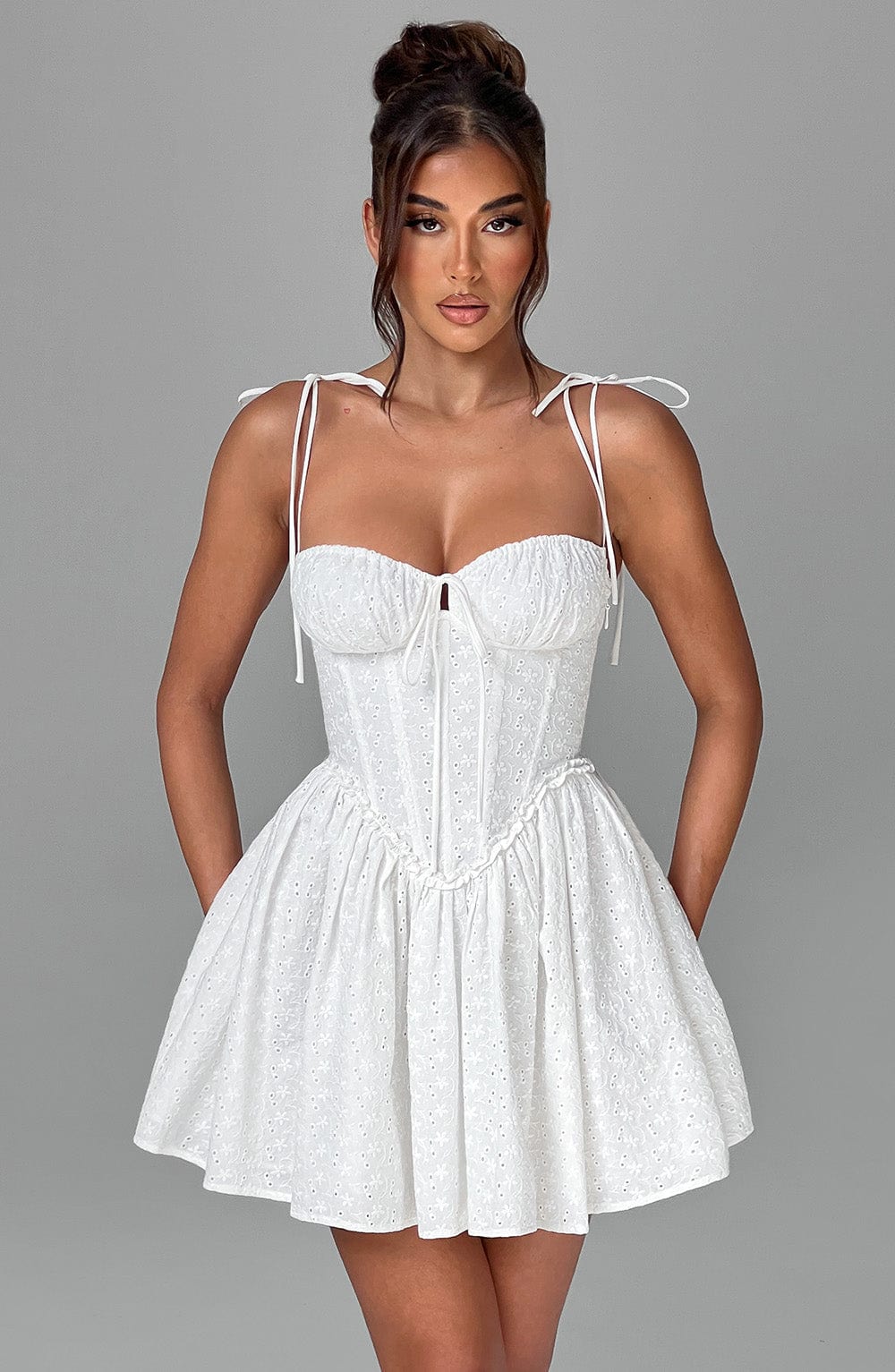 Minivestido Sophia Ivory - Moda de verano linda