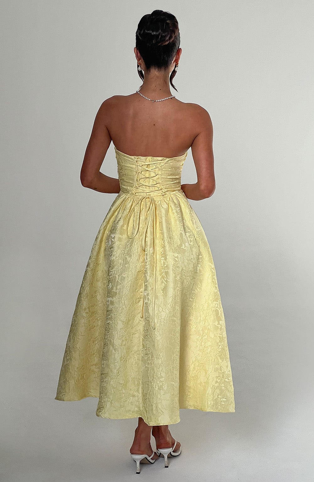 Chloe Lemon Midi Sundress - Moda de verano perfecta