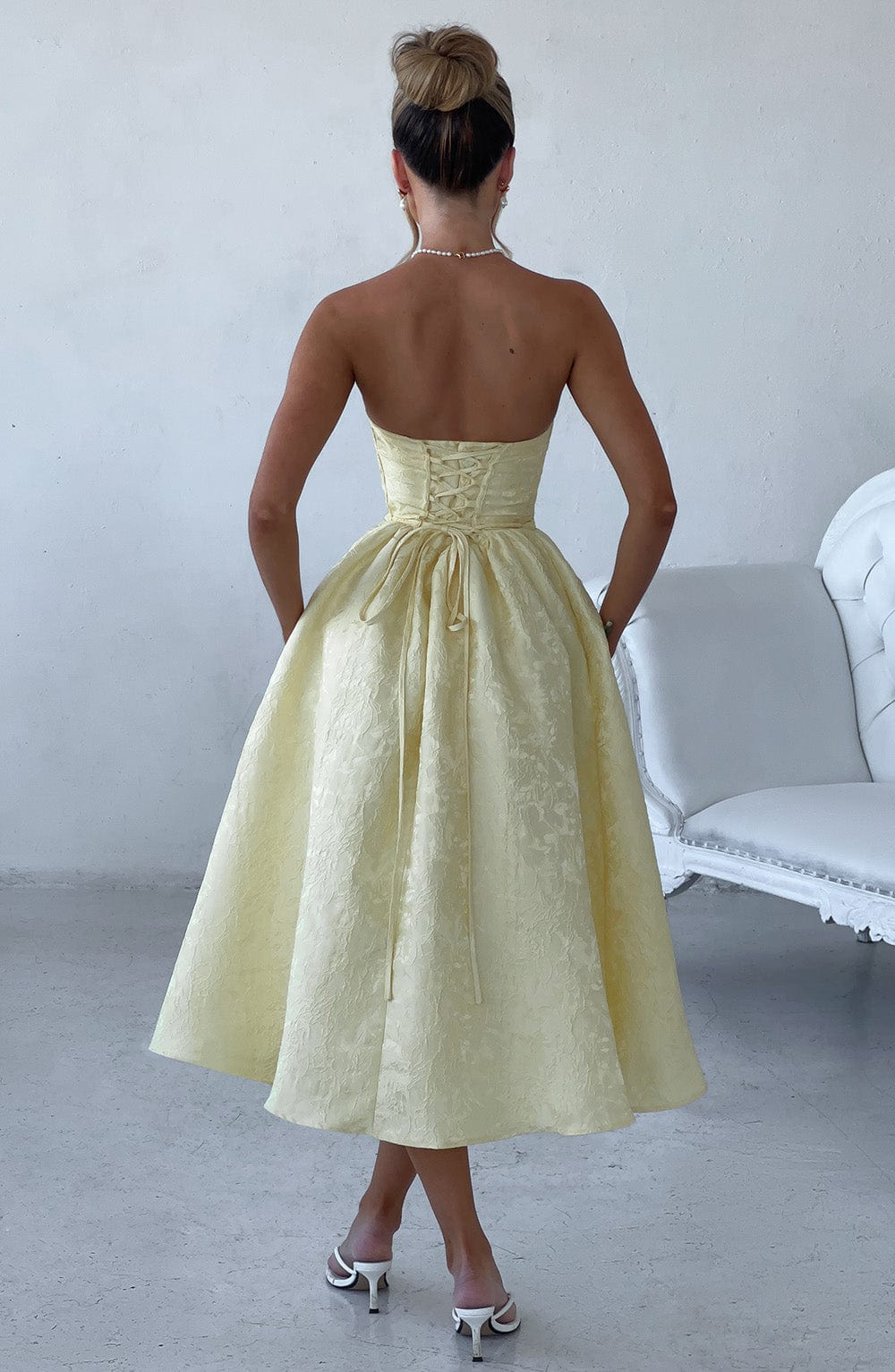 Chloe Lemon Midi Sundress - Moda de verano perfecta