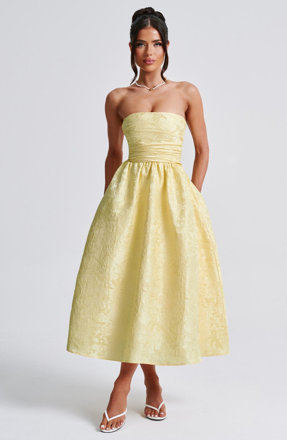 Chloe Lemon Midi Sundress - Moda de verano perfecta