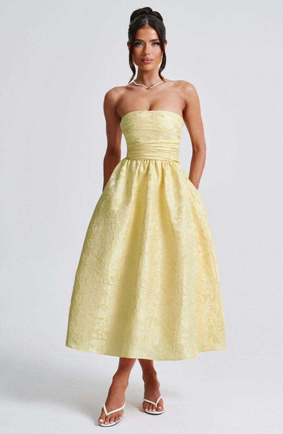 Chloe Lemon Midi Sundress - Moda de verano perfecta