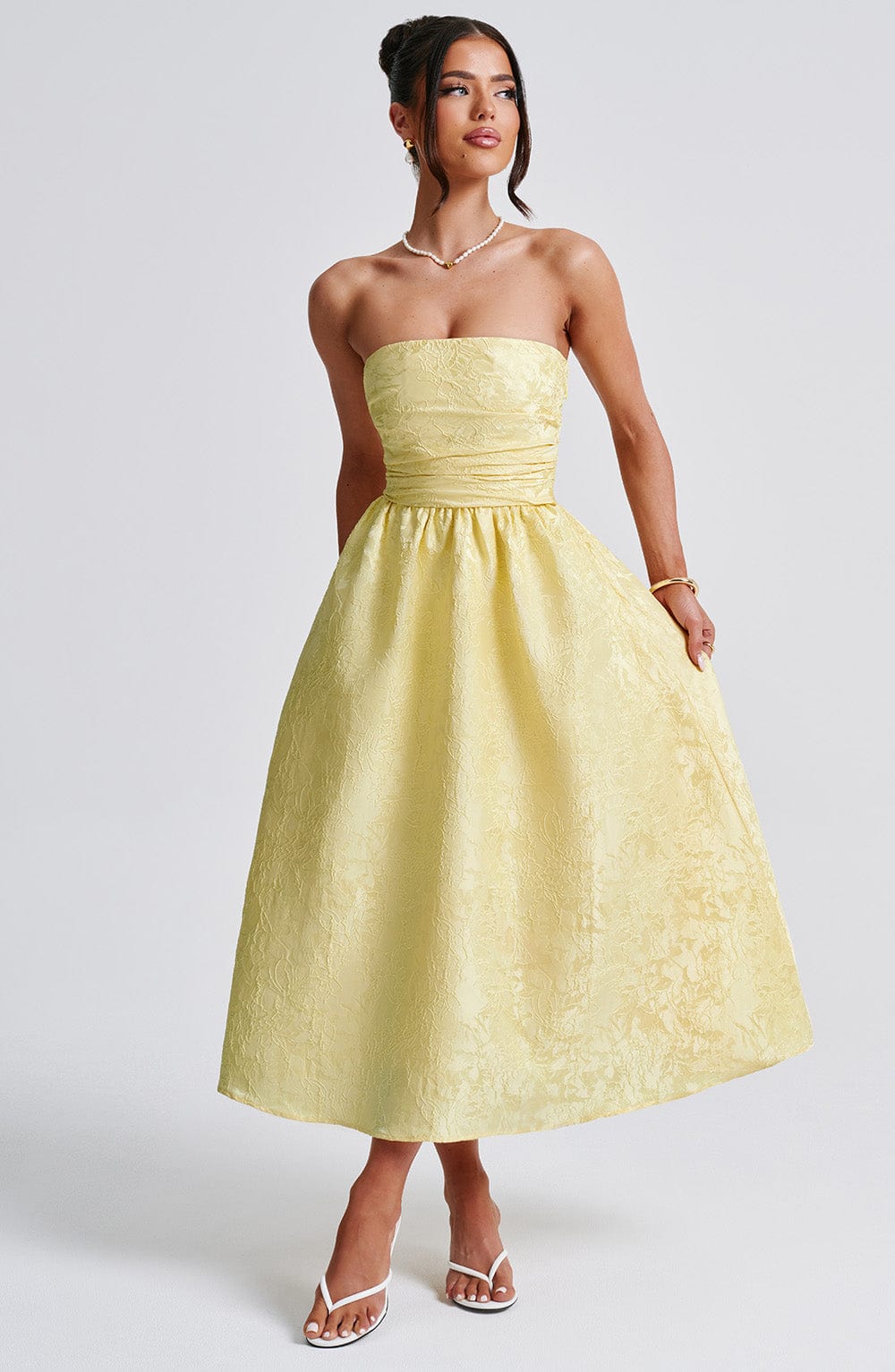 Chloe Lemon Midi Sundress - Moda de verano perfecta
