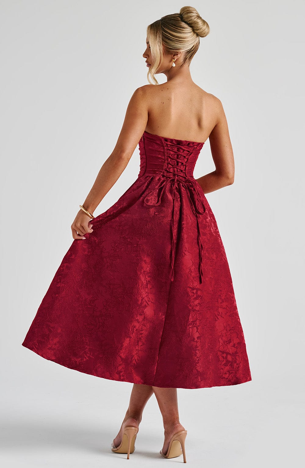 Chloe Red Midi Sundress - Perfecto para el verano