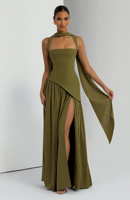Vestido de verano largo Sophia en oliva oscuro