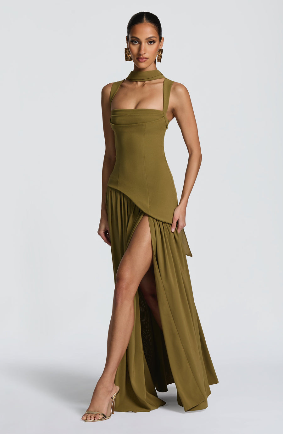 Vestido de verano largo Sophia en oliva oscuro