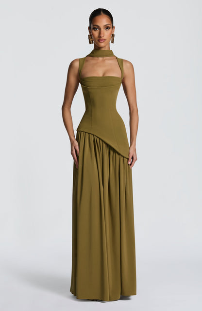 Vestido de verano largo Sophia en oliva oscuro