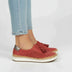 Mocasines con borlas y diseño perforado para mujer - Rojo