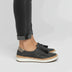 Mocasines con borlas y diseño perforado para mujer - Negro