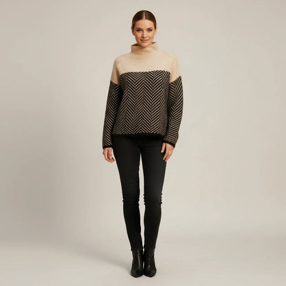 Luvrefashion | Ladies' Color Block Turtleneck Sweater in Navy Blue - detail view