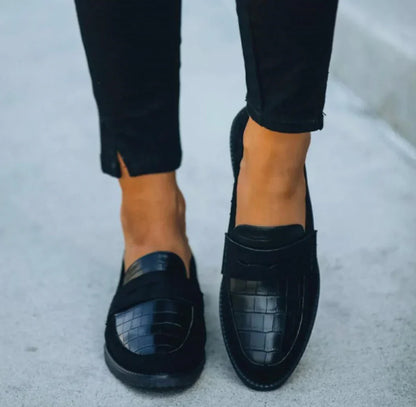 Mocasines negros elegantes de Sophia para mujer