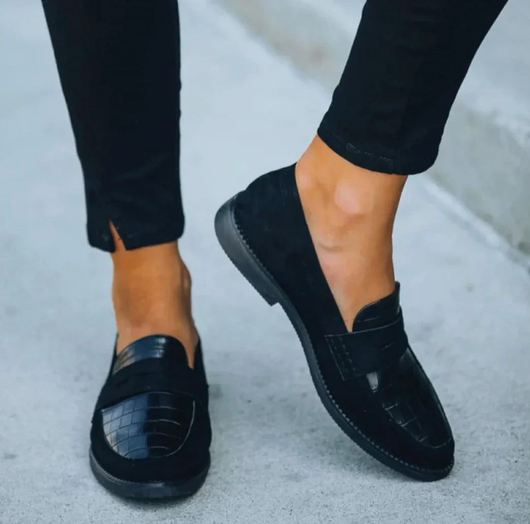 Mocasines negros elegantes de Sophia para mujer